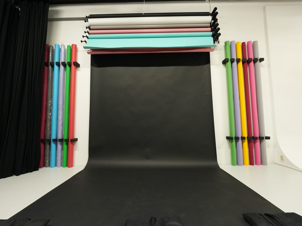 De photowall van STXDIO101, met papieren achtergronden voor jouw fotoshoot